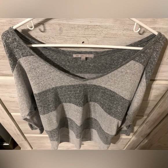 GAP 3/4 Length Striped Top - Picture 2 of 3